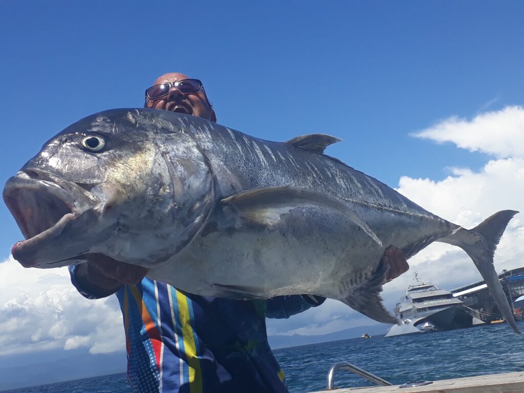 Our privileged fishing zone near the Wallace Line allows us to enjoy all-year-round fishing, with a rare diversity and density of trophy fish.